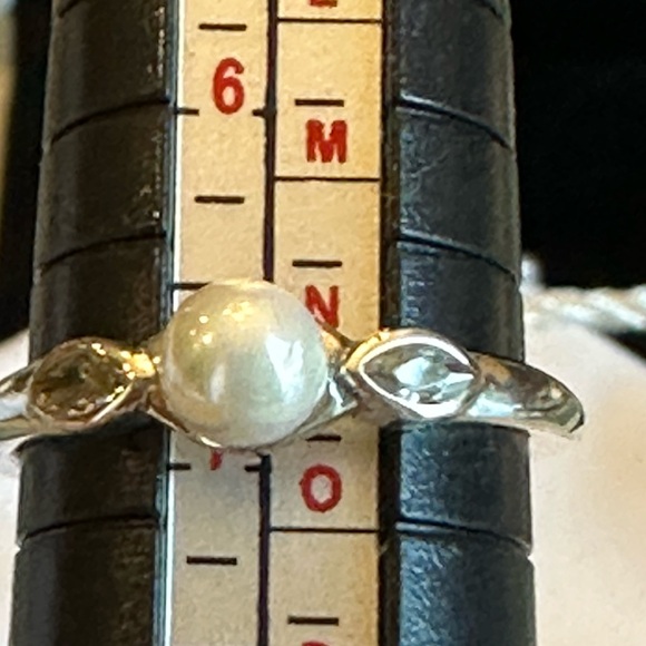 PANDORA Retired Sterling Silver Petite Luminous Leaves‎ Ring White Pearl NEW - Picture 7 of 10